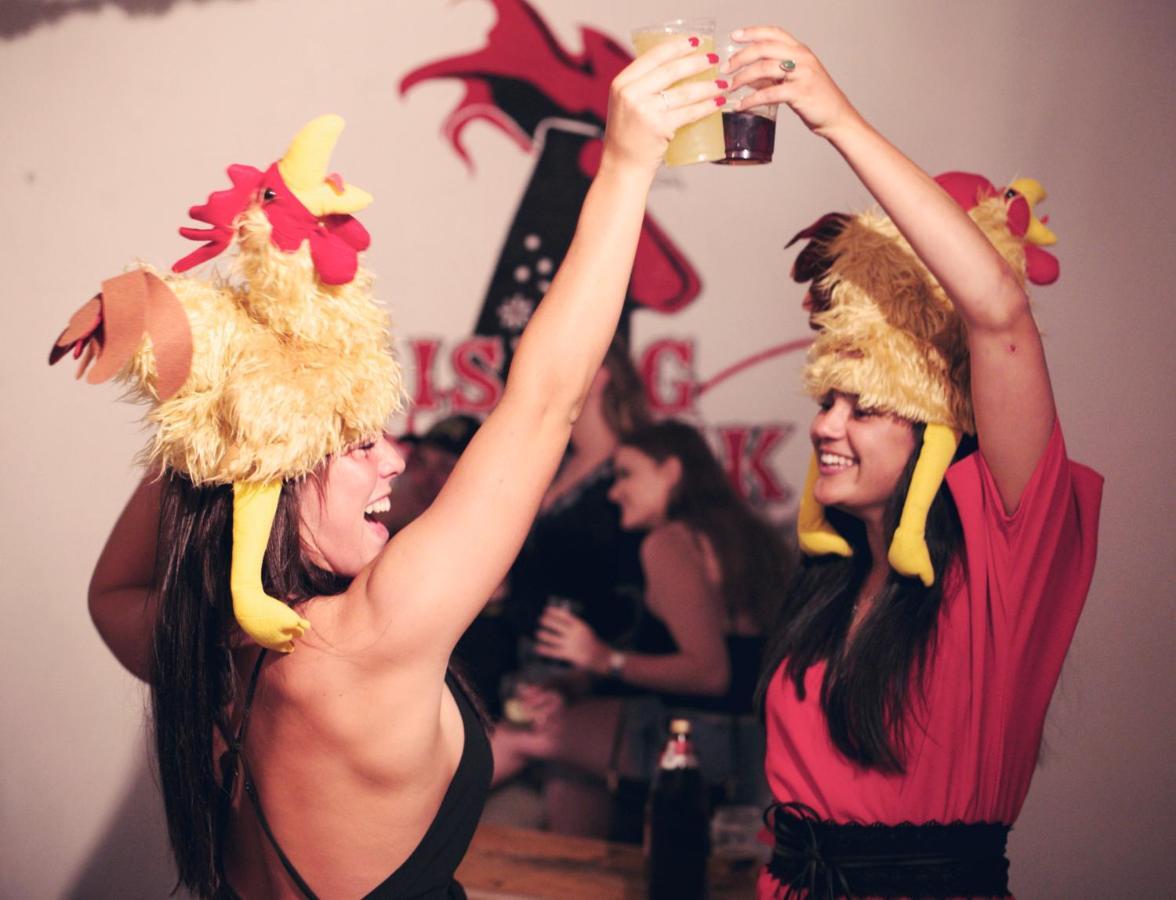 Rising Cock Party Hostel Lagos Zewnętrze zdjęcie